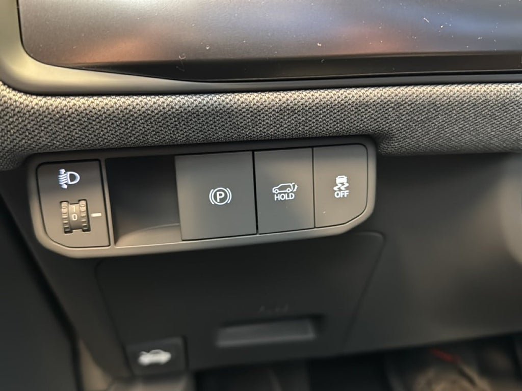 Vehicle Image 17