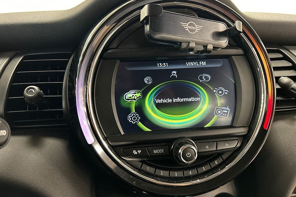 Vehicle Image 22