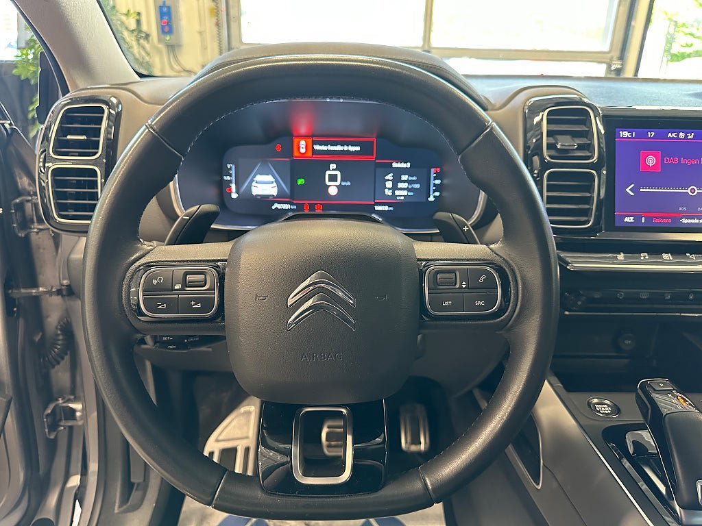 Vehicle Image 17