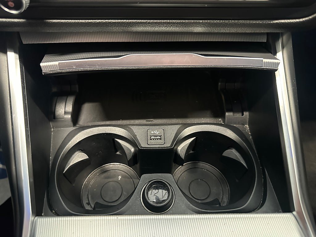 Vehicle Image 28