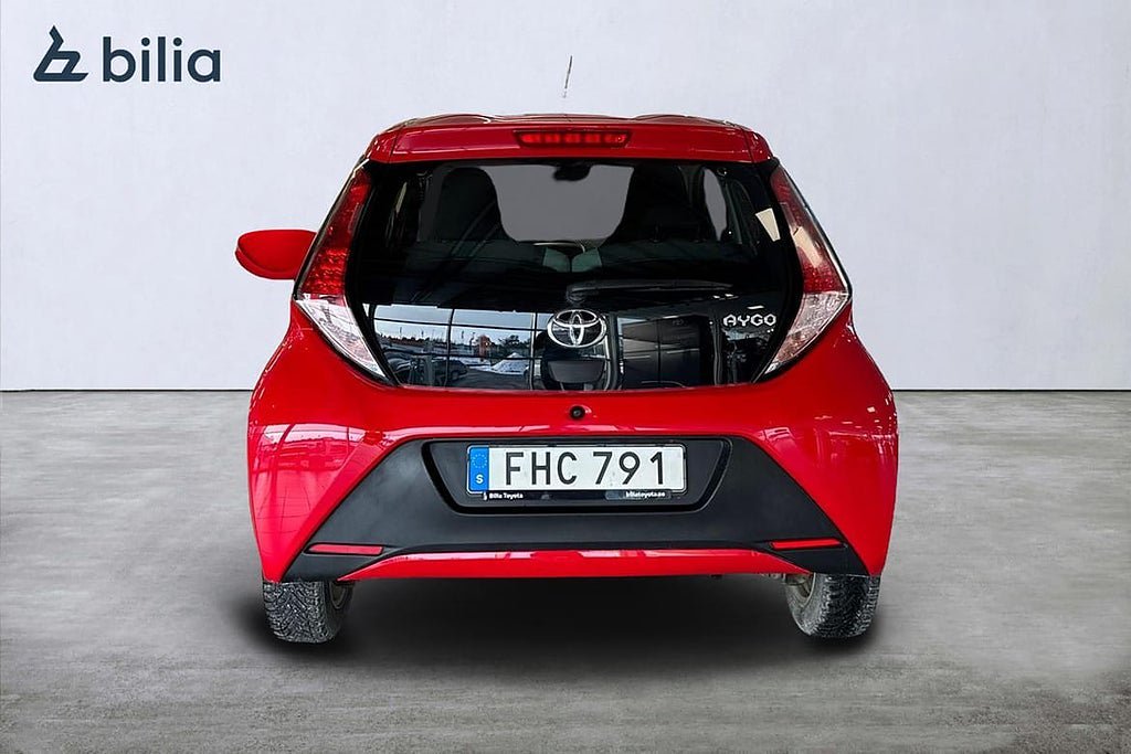 Vehicle Image 6