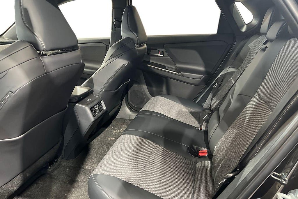 Vehicle Image 14