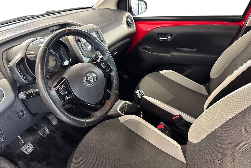 Vehicle Image 15