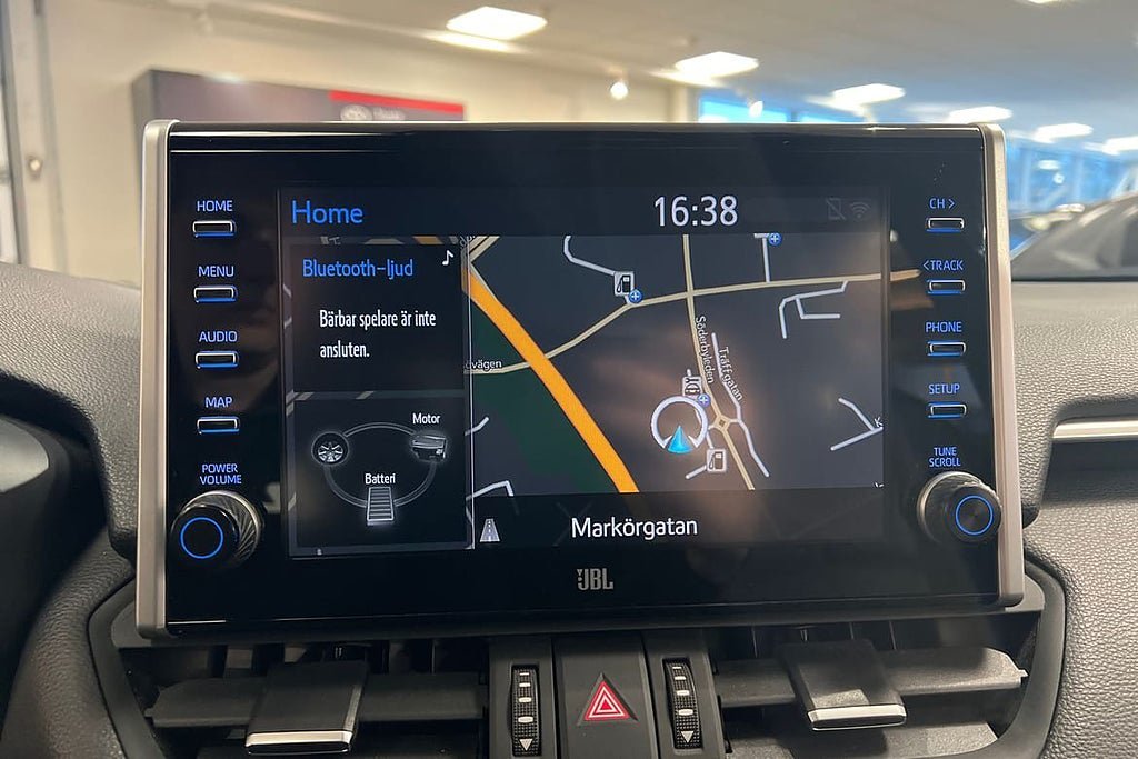 Vehicle Image 16