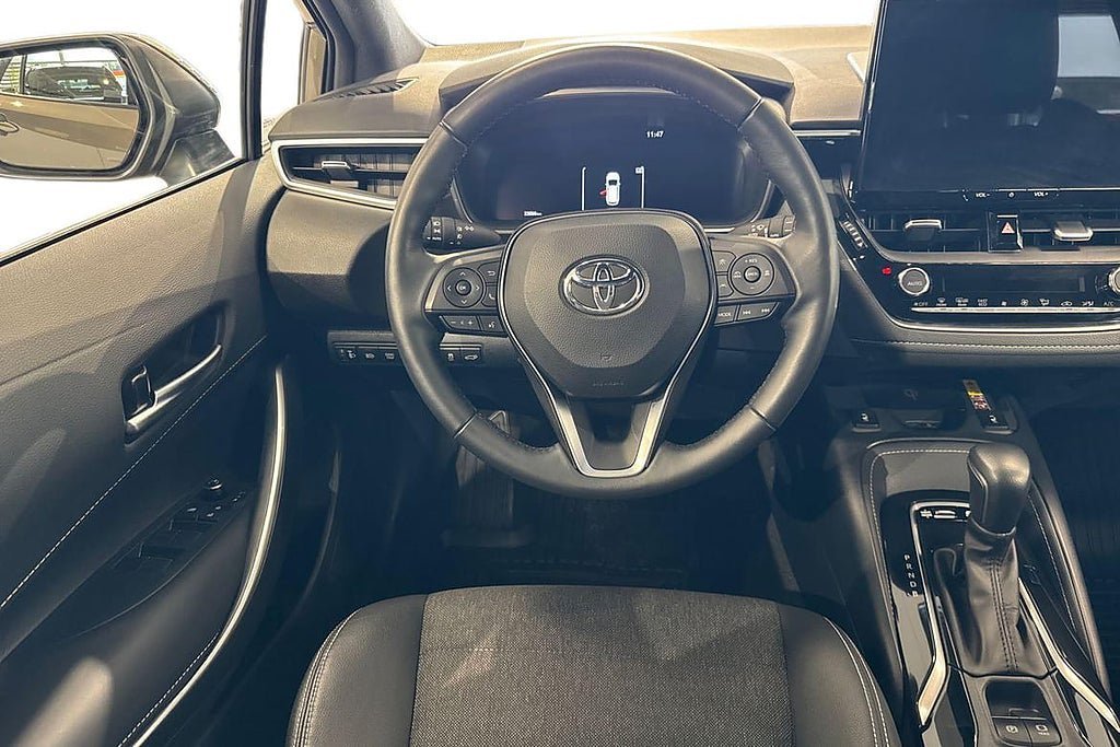 Vehicle Image 12