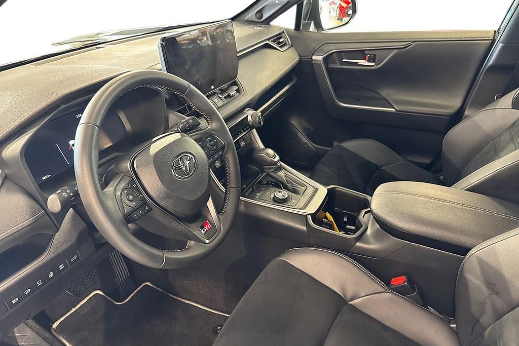 Vehicle Image 15