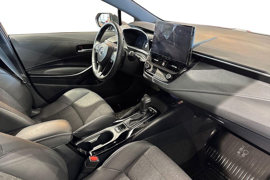 Vehicle Image 8