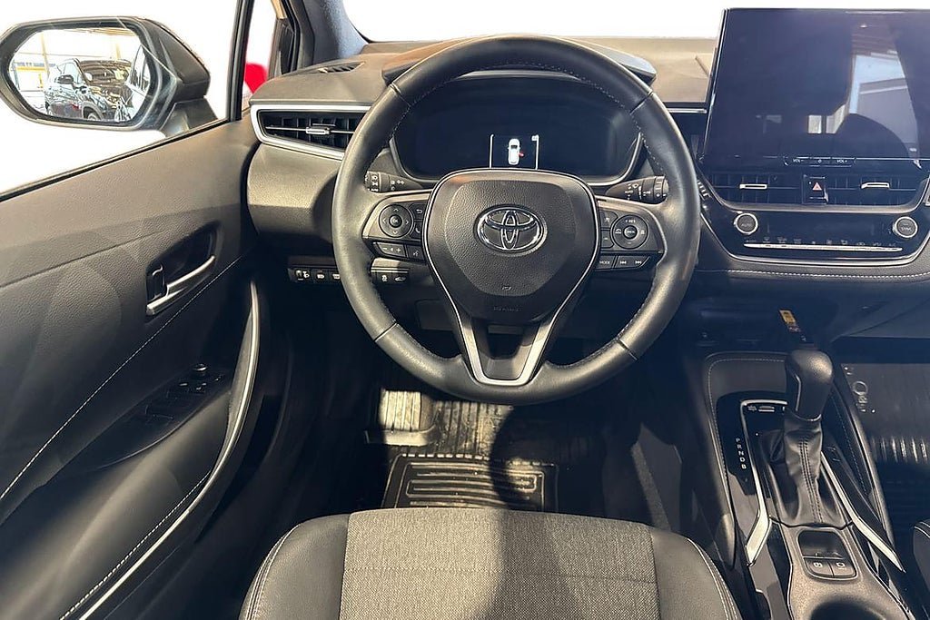 Vehicle Image 12