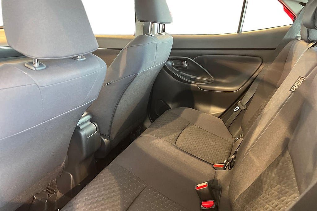 Vehicle Image 14