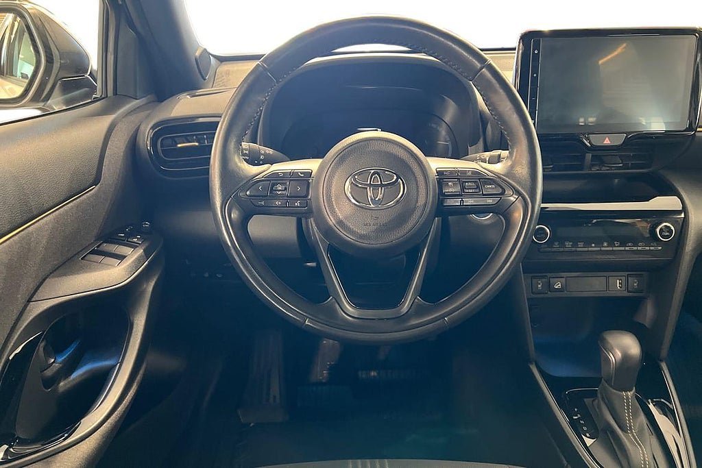 Vehicle Image 12