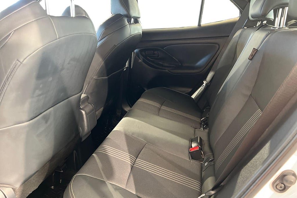 Vehicle Image 14