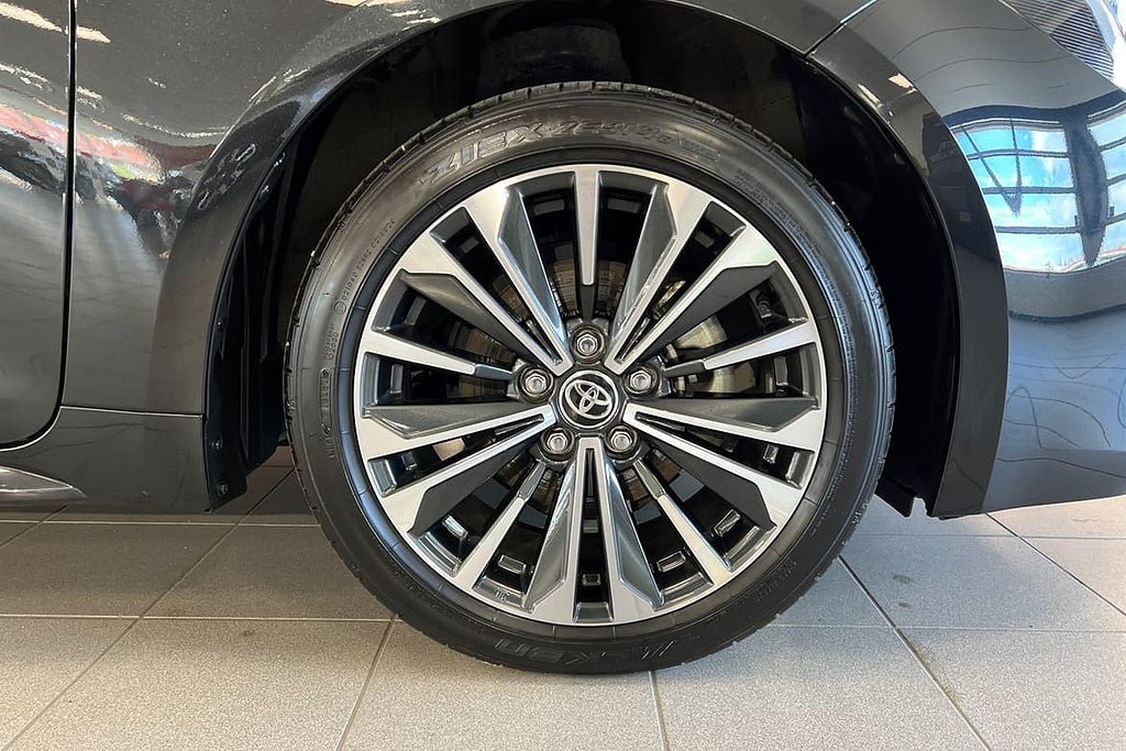 Vehicle Image 18