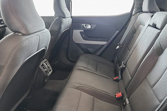 Vehicle Image 26