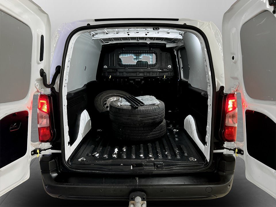 Vehicle Image 15