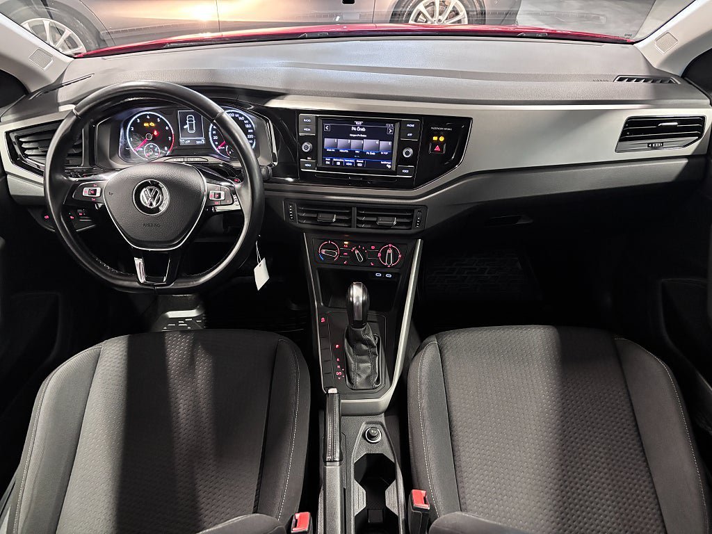 Vehicle Image 9