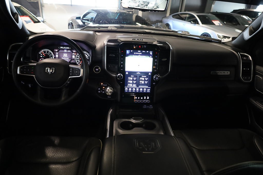 Vehicle Image 12