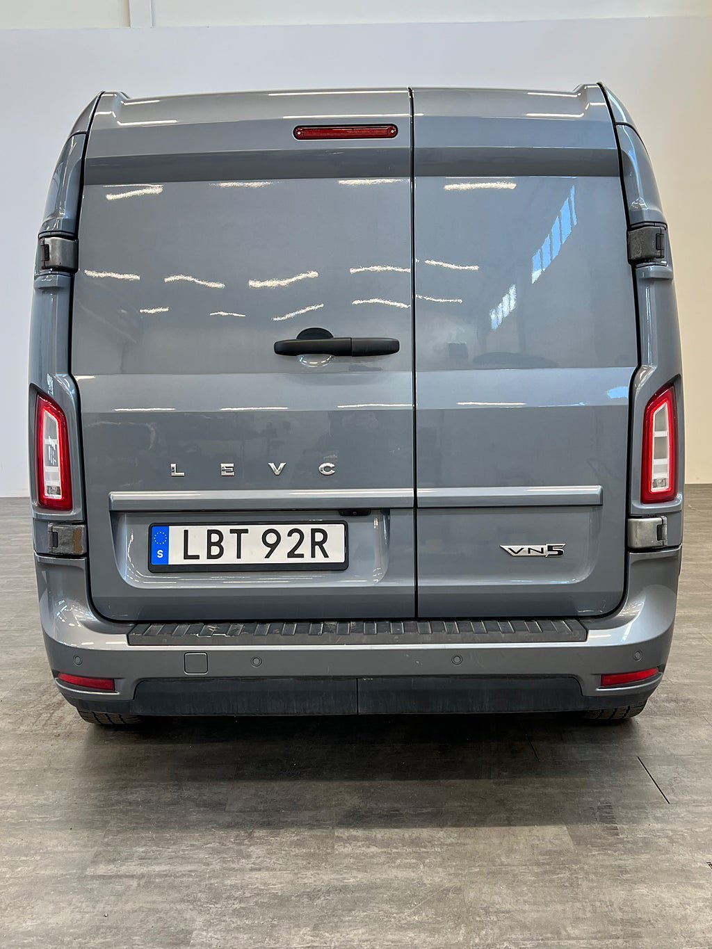 Vehicle Image 5