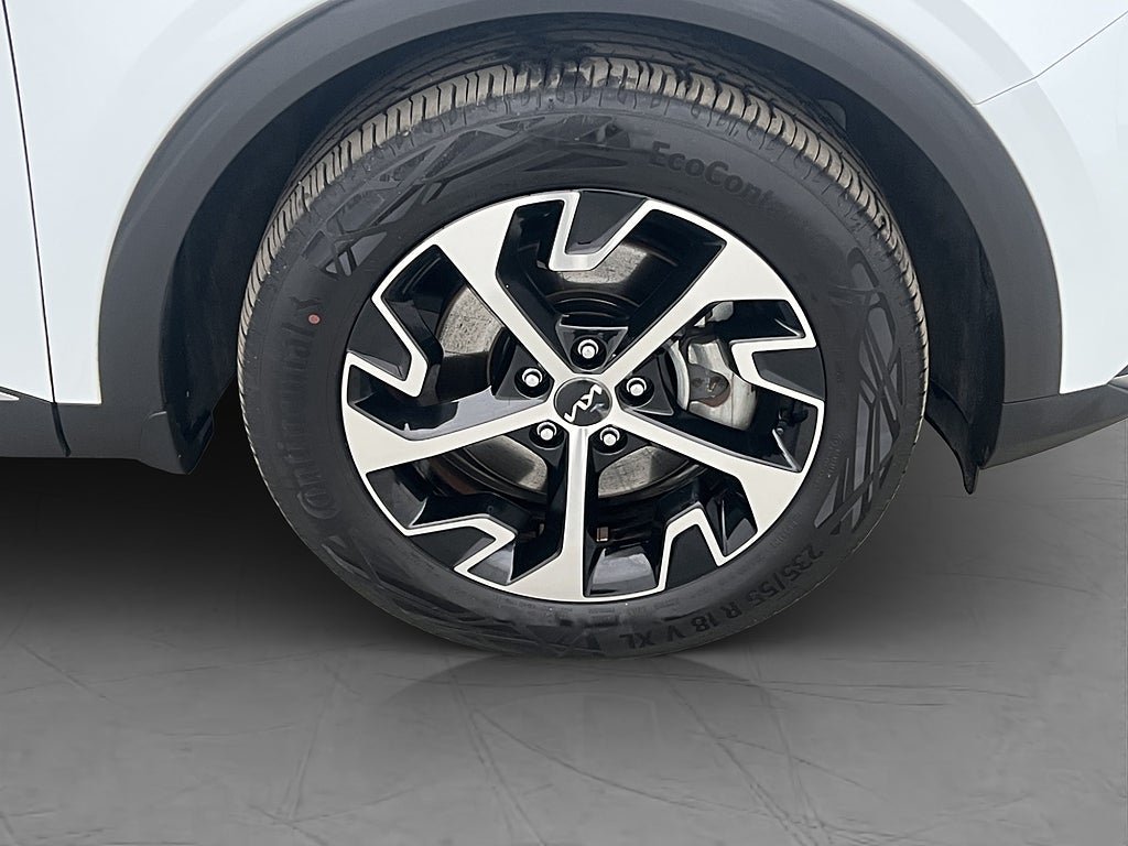 Vehicle Image 32