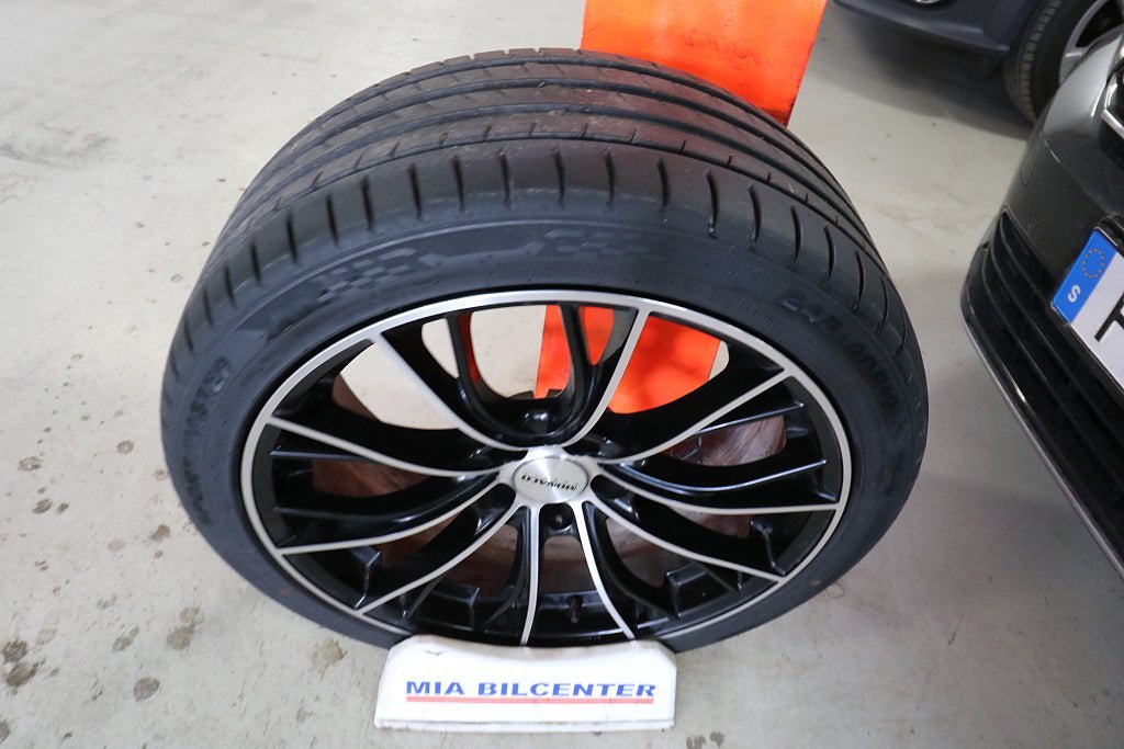 Vehicle Image 21