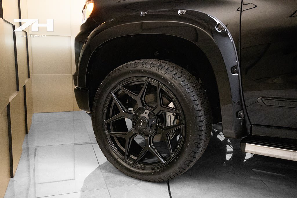 Vehicle Image 13