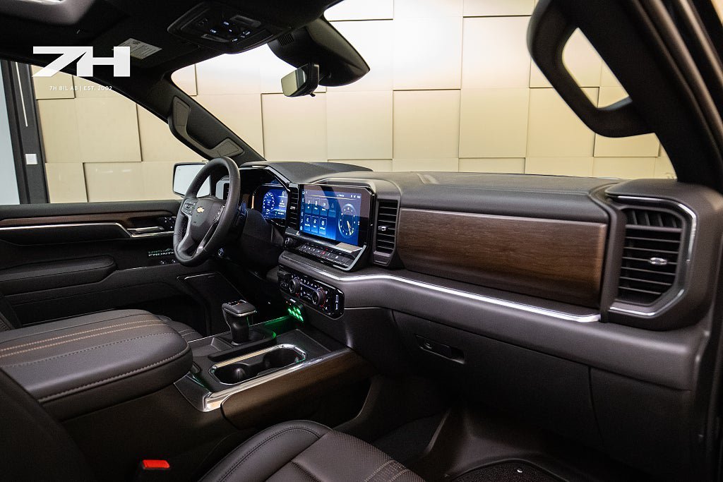 Vehicle Image 21