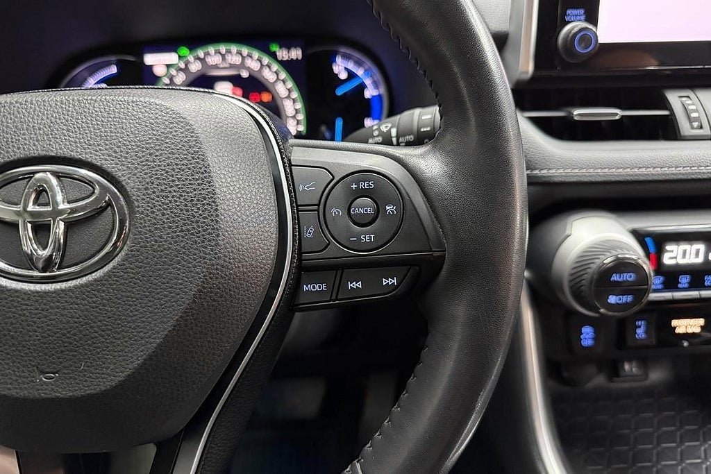 Vehicle Image 13