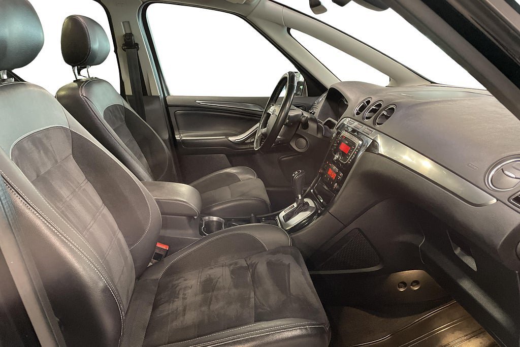 Vehicle Image 14