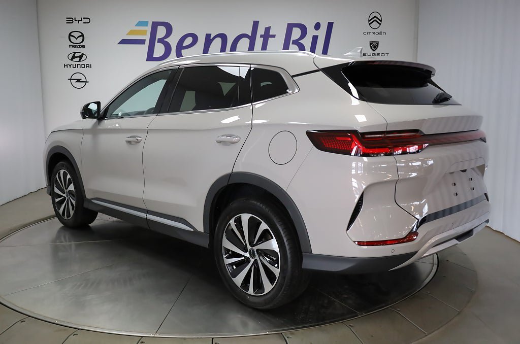 Vehicle Image 7