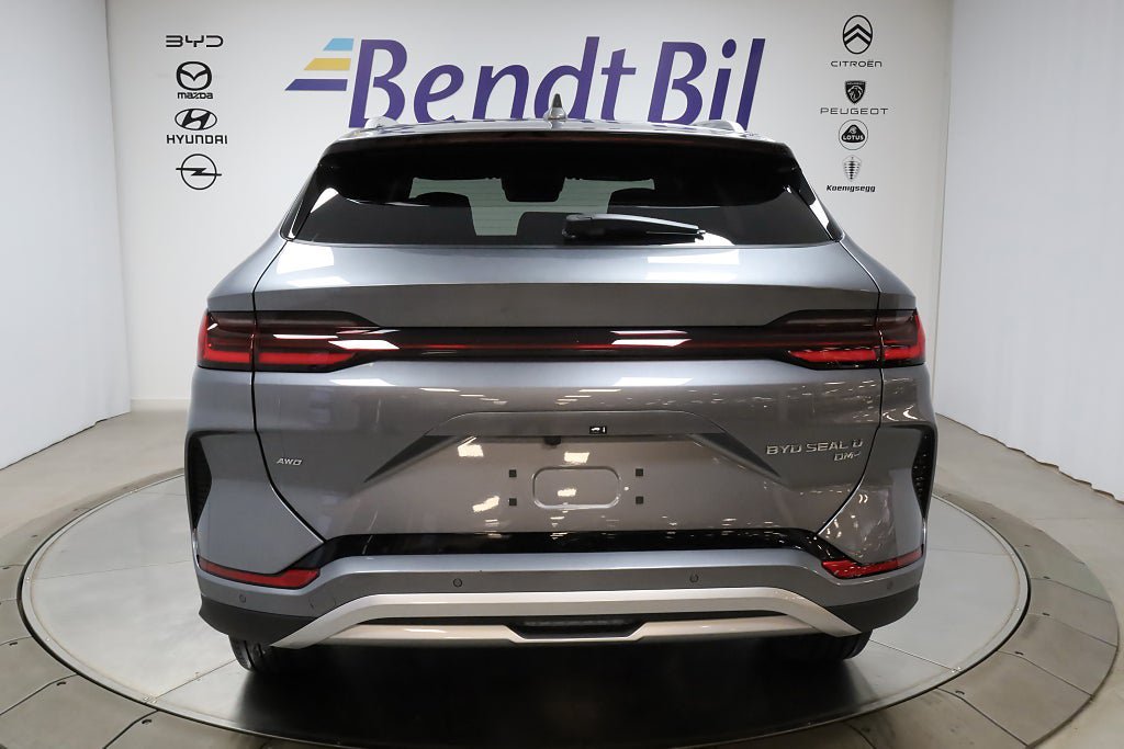 Vehicle Image 8