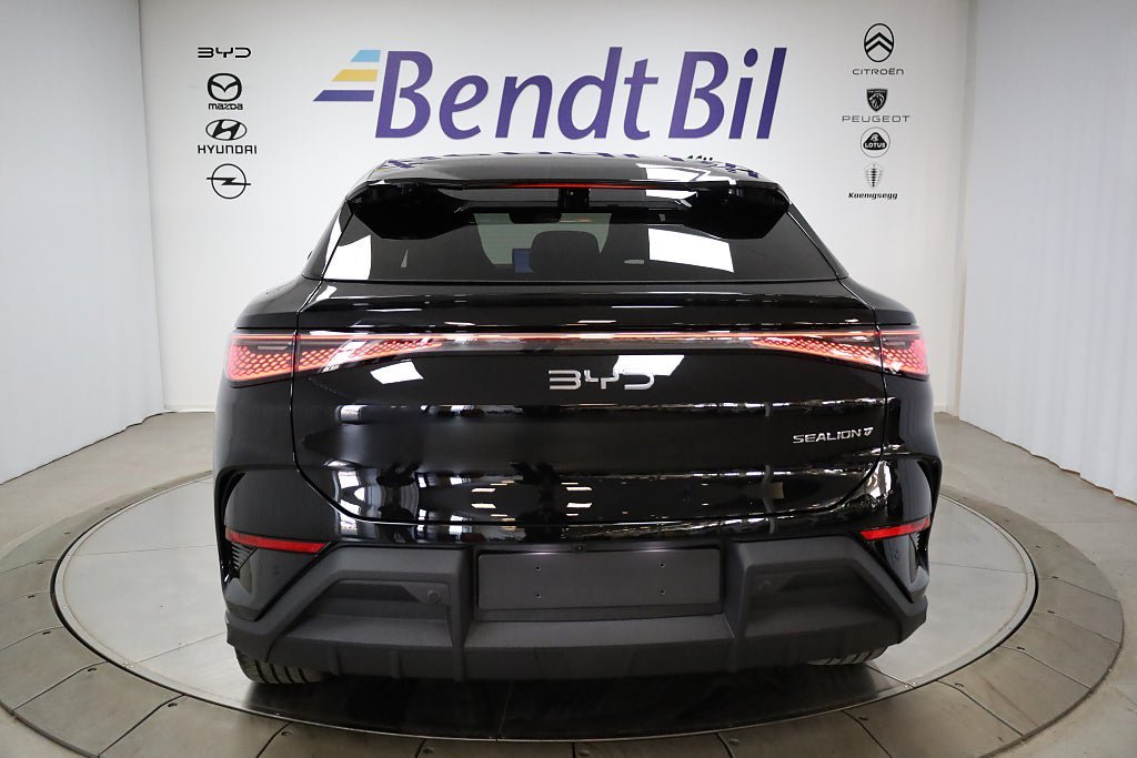 Vehicle Image 8
