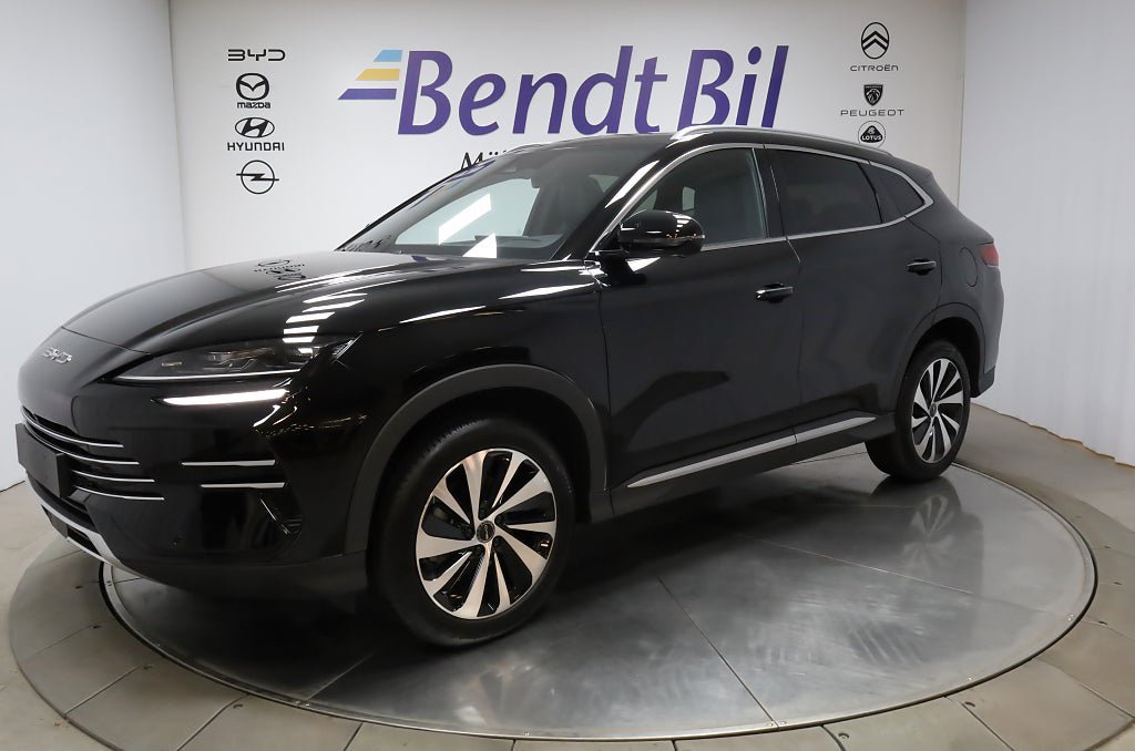 Vehicle Image 4
