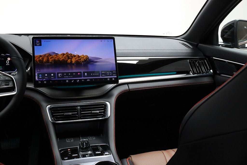 Vehicle Image 12