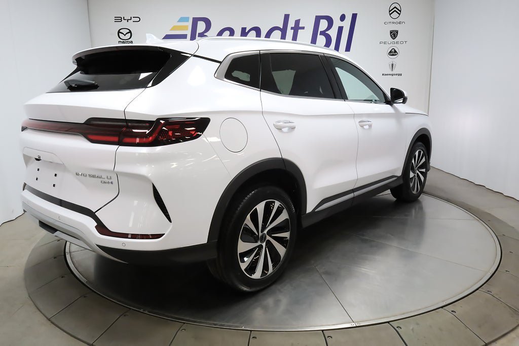Vehicle Image 12