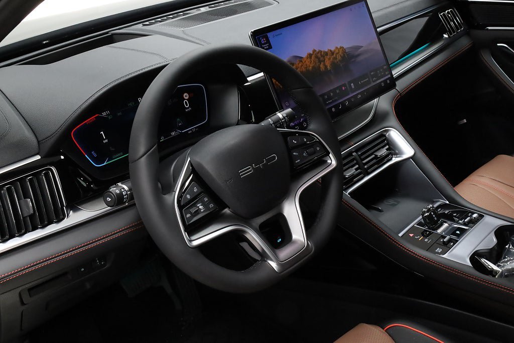 Vehicle Image 16