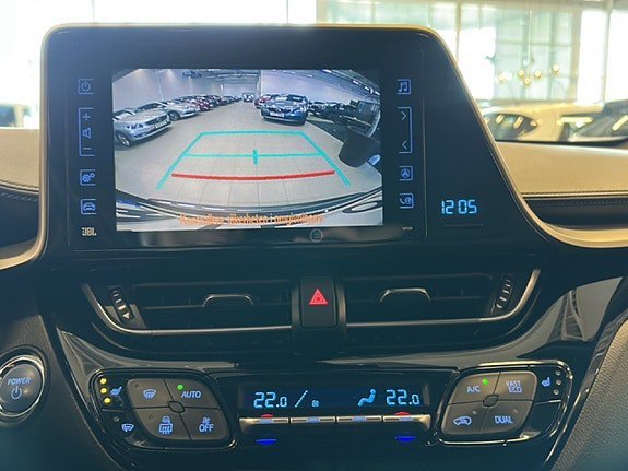 Vehicle Image 13
