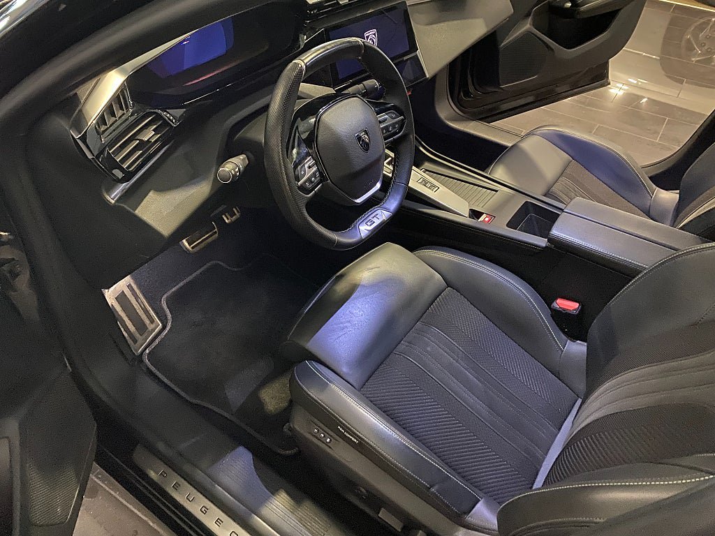 Vehicle Image 17