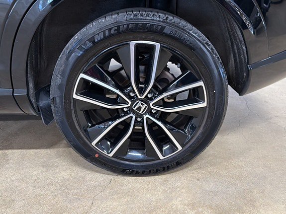 Vehicle Image 16