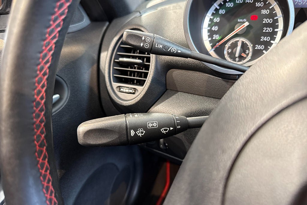 Vehicle Image 28