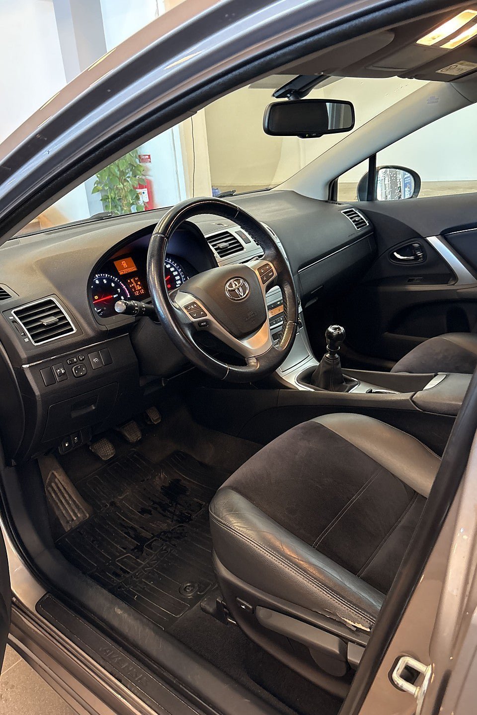 Vehicle Image 11