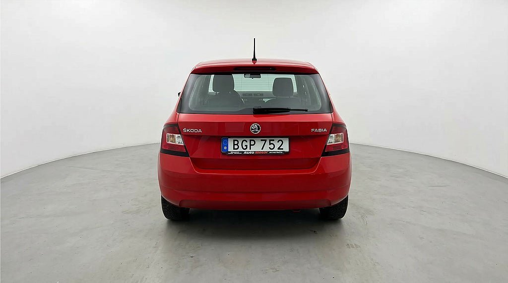 Vehicle Image 6