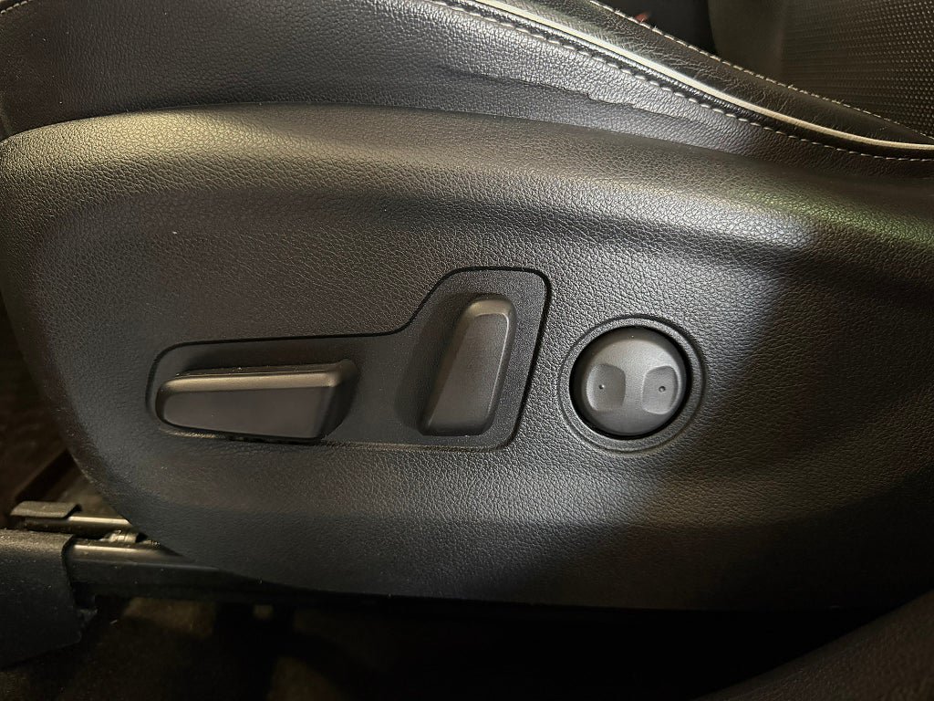 Vehicle Image 23