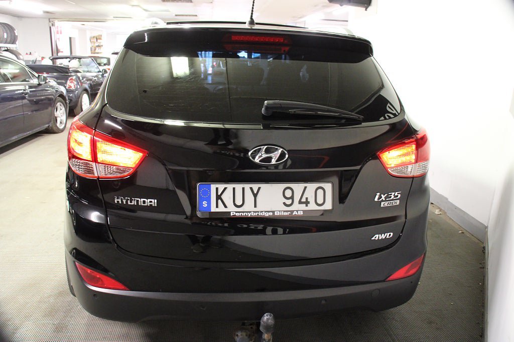 Vehicle Image 12