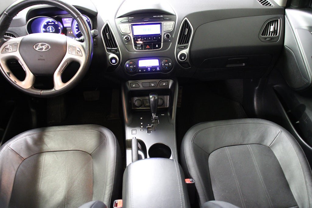 Vehicle Image 15