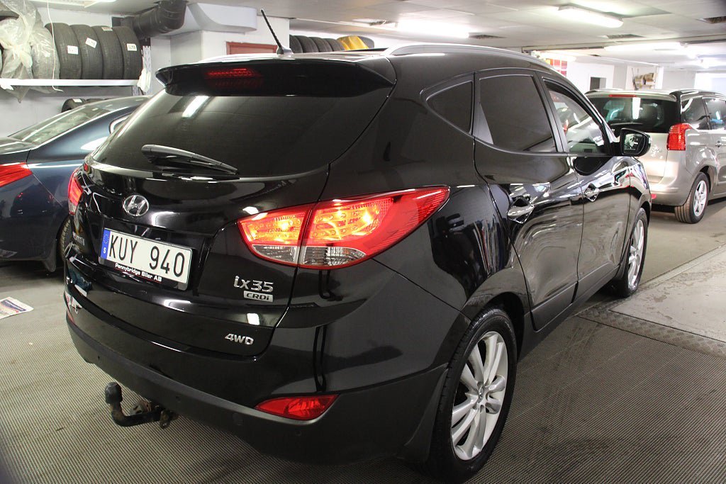 Vehicle Image 17