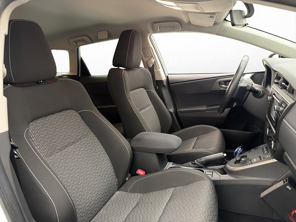 Vehicle Image 11