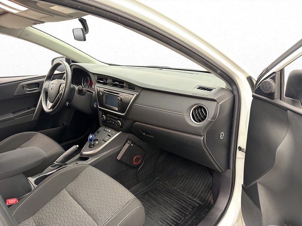 Vehicle Image 12