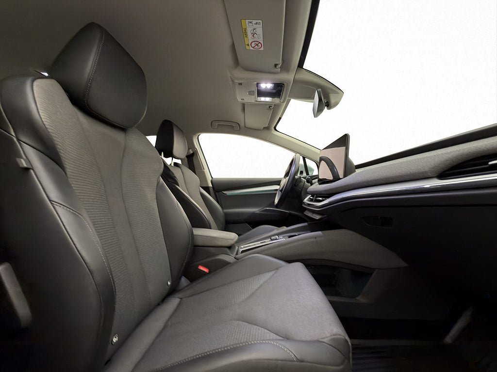 Vehicle Image 13