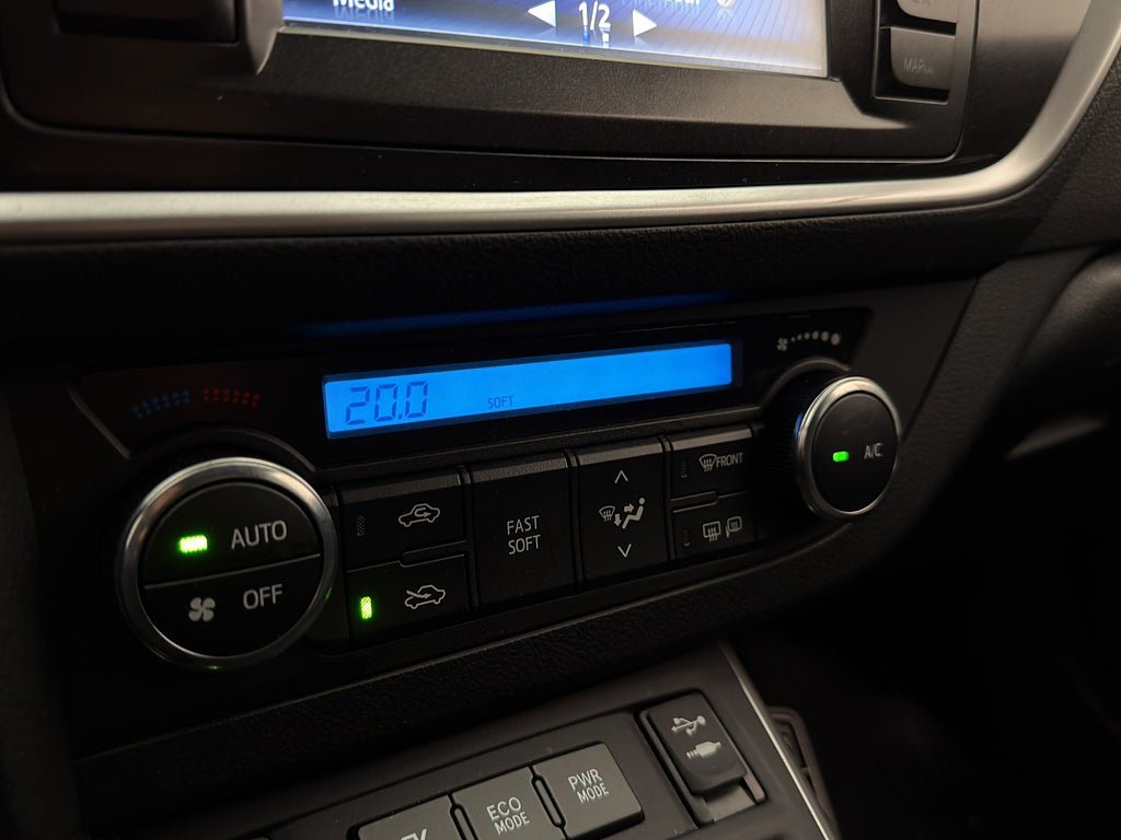 Vehicle Image 23