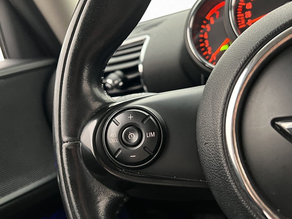 Vehicle Image 27