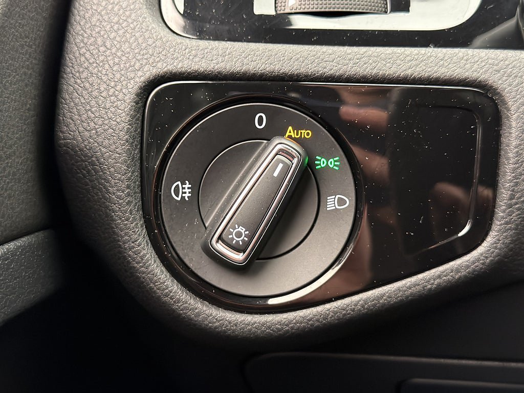 Vehicle Image 27